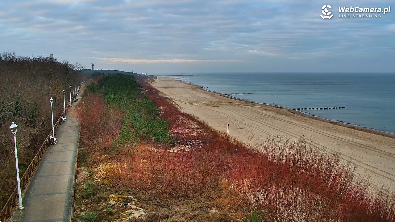 DZIWNÓW  - widok na plażę - 18 grudzień 2025, 08:48