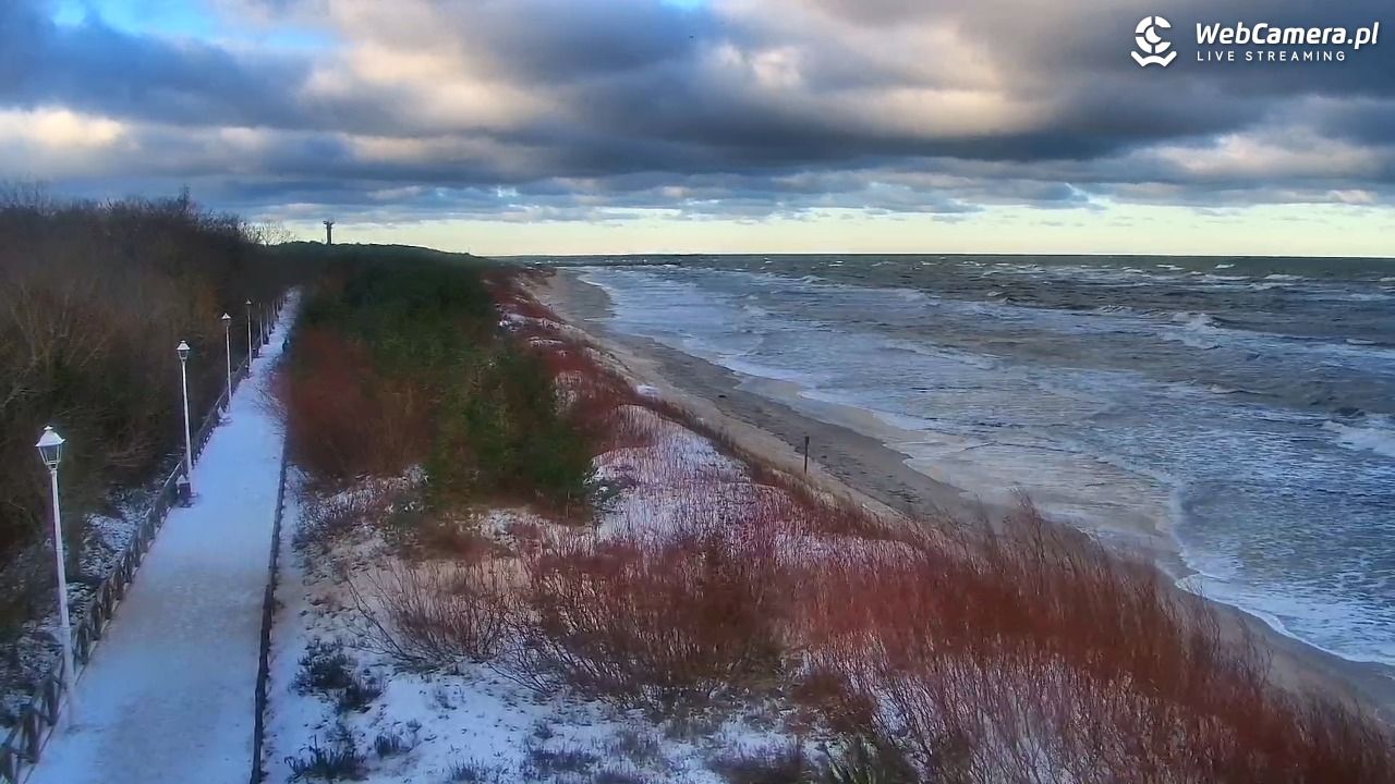 DZIWNÓW  - widok na plażę - 11 styczeń 2026, 10:50