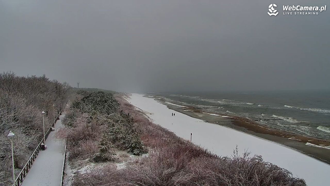 DZIWNÓW  - widok na plażę - 27 styczeń 2026, 10:48