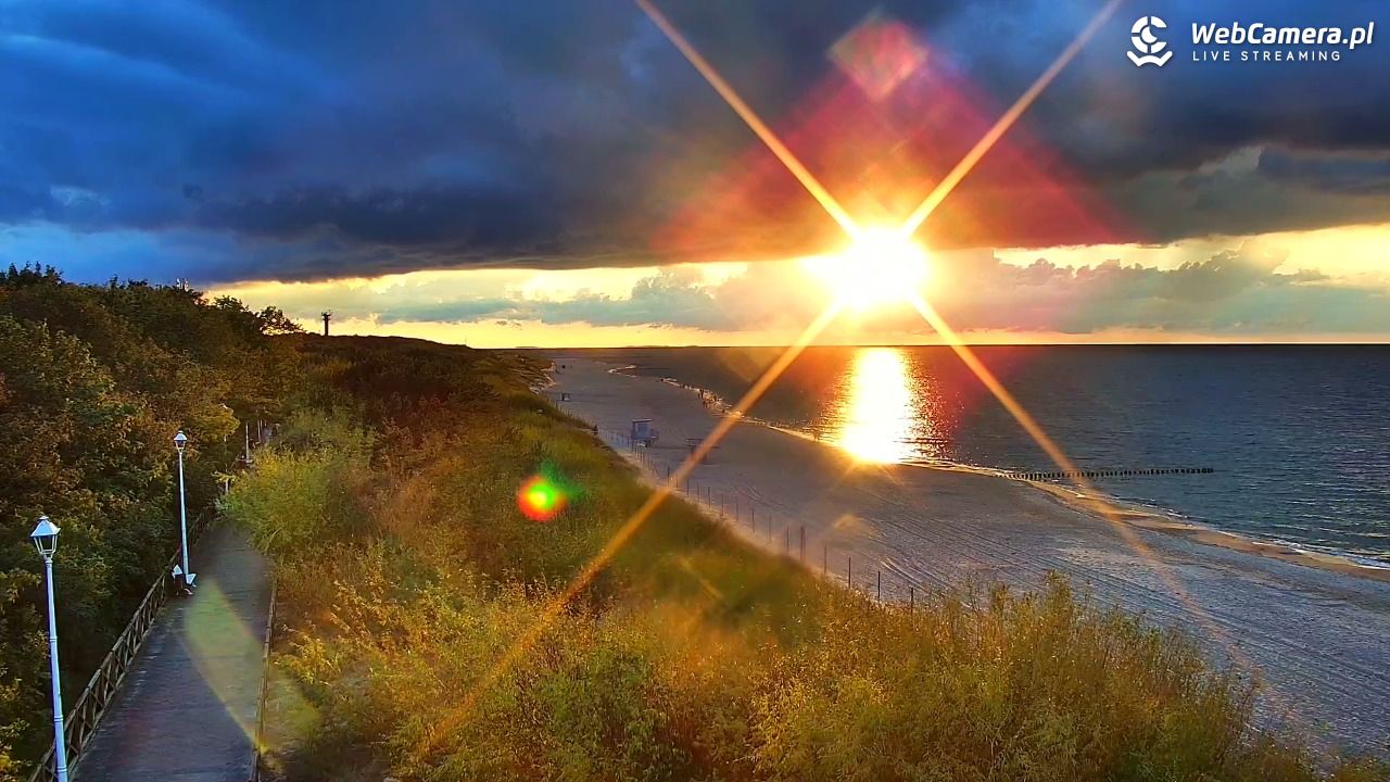 DZIWNÓW  - widok na plażę - 14 wresień 2025, 18:53