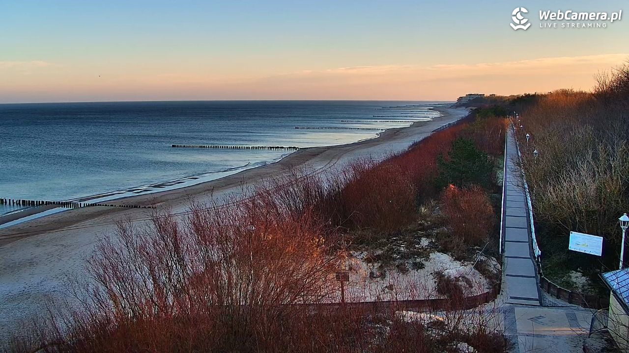 DZIWNÓW  - widok na plażę - 16 grudzień 2025, 09:15