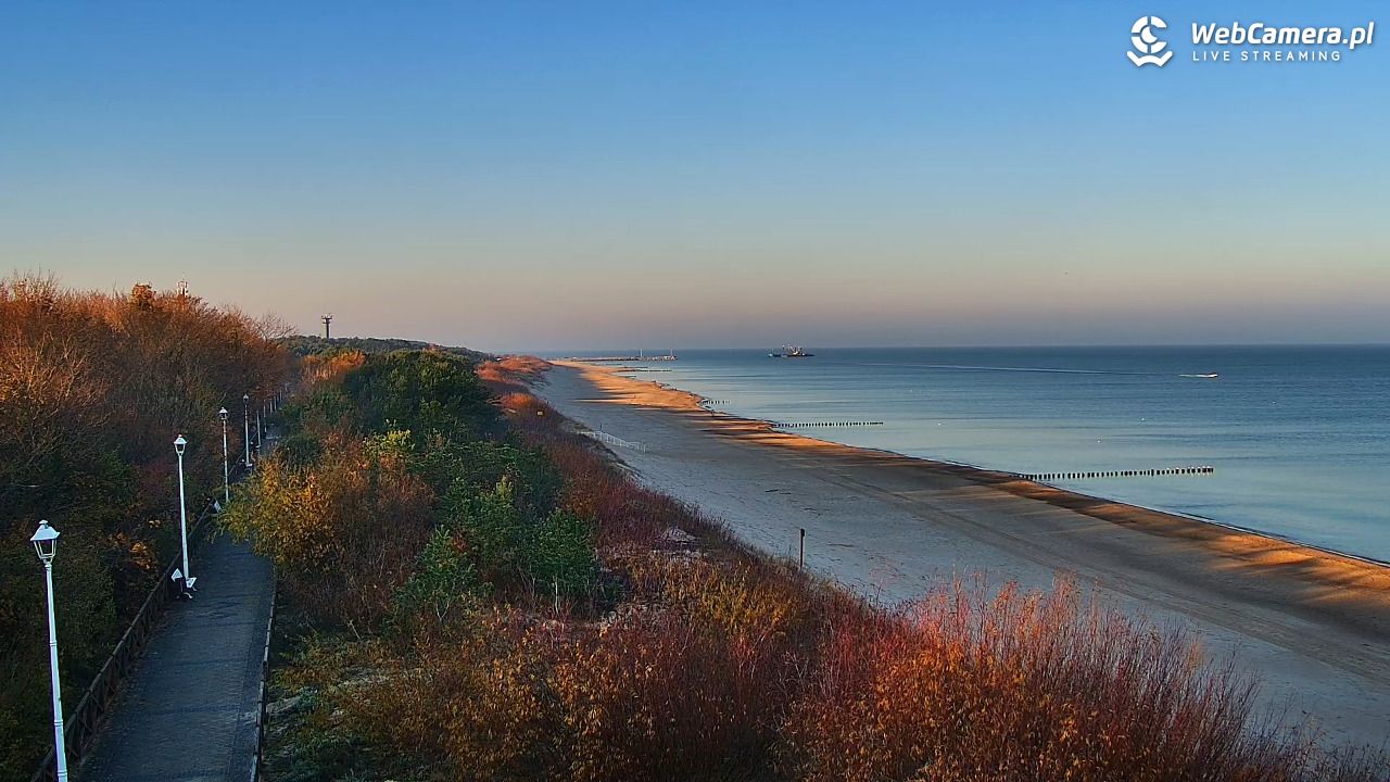 DZIWNÓW  - widok na plażę - 08 listopad 2025, 08:56