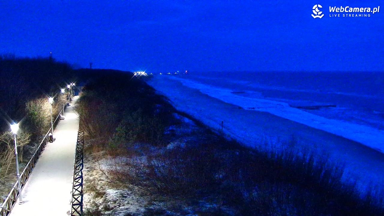 DZIWNÓW  - widok na plażę - 25 styczeń 2026, 17:10