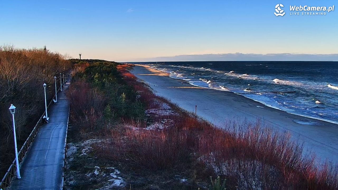DZIWNÓW  - widok na plażę - 24 grudzień 2025, 10:36
