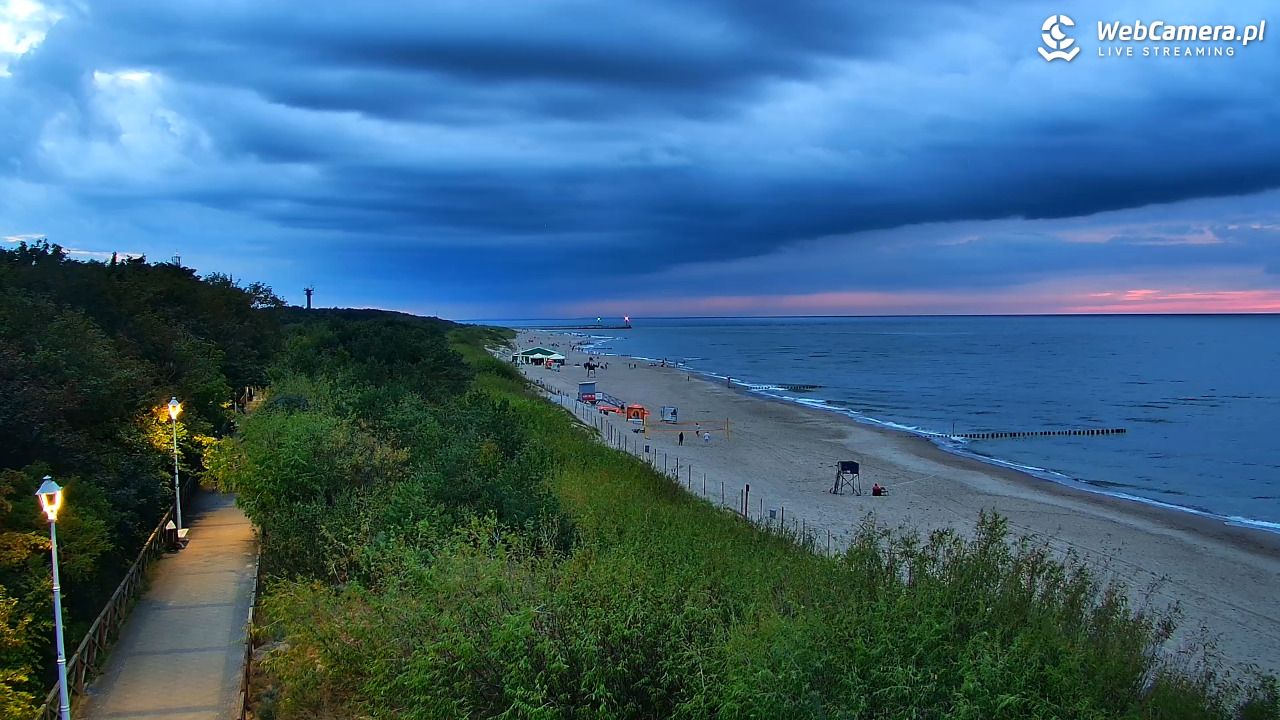DZIWNÓW  - widok na plażę - 19 sierpień 2026, 20:34