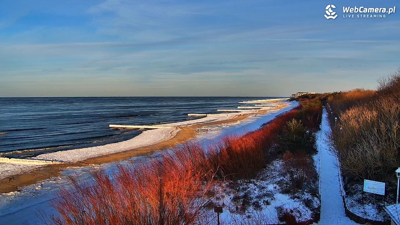 DZIWNÓW  - widok na plażę - 01 luty 2026, 15:35