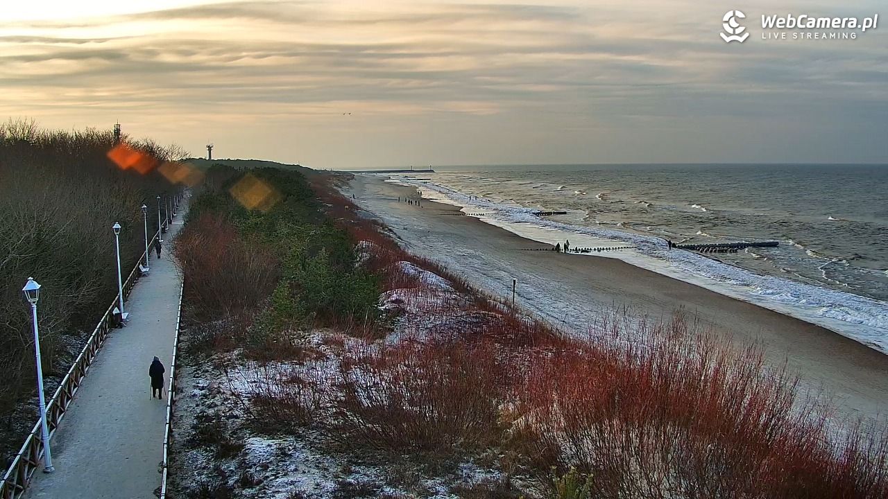DZIWNÓW  - widok na plażę - 25 styczeń 2026, 15:03
