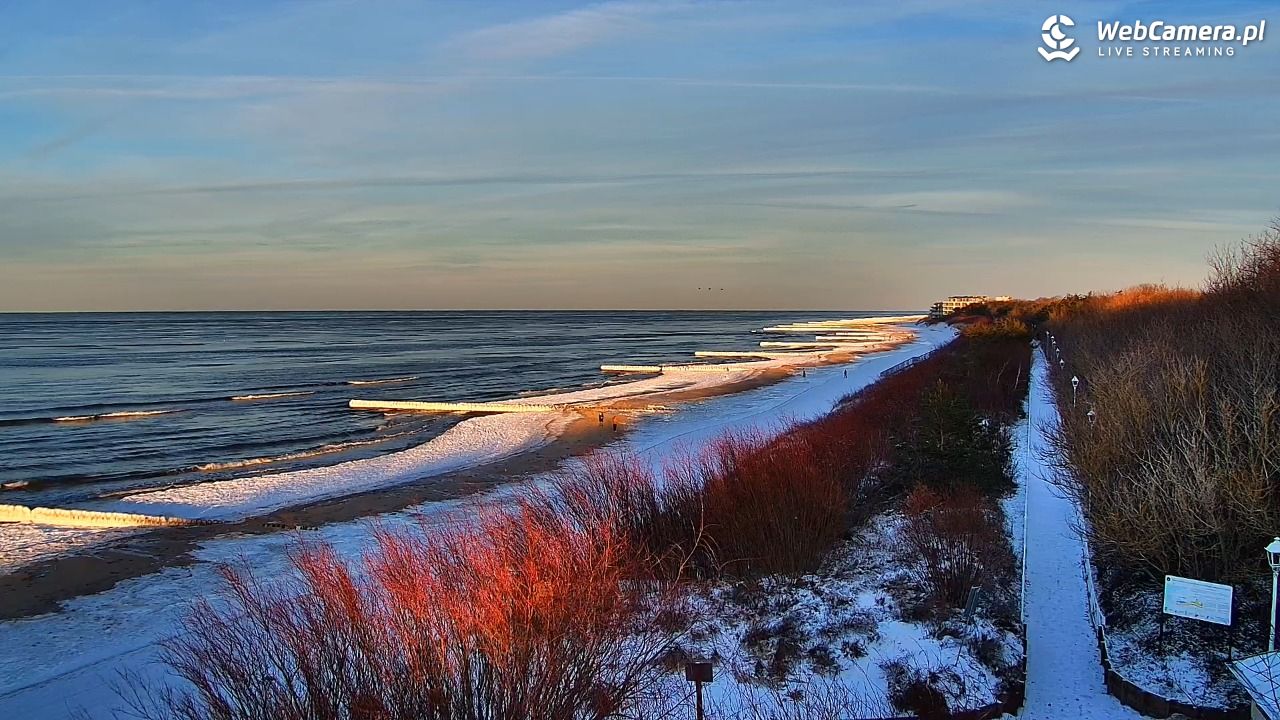 DZIWNÓW  - widok na plażę - 01 luty 2026, 16:01