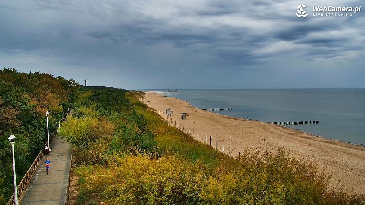 DZIWNÓW  - widok na plażę - 14 wresień 2025, 07:21