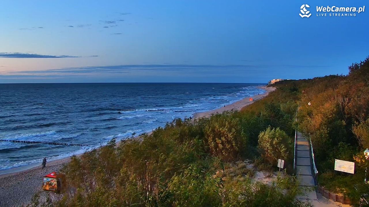 DZIWNÓW  - widok na plażę - 23 lipiec 2026, 21:42