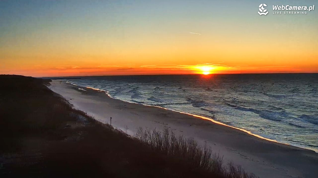 DZIWNÓW  - widok na plażę - 09 kwiecień 2026, 19:53