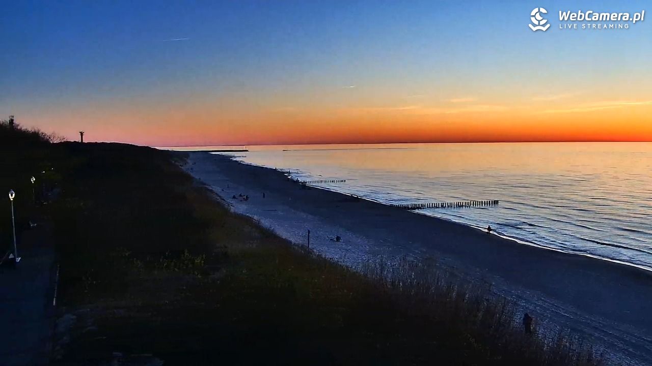 DZIWNÓW  - widok na plażę - 01 maj 2026, 20:43