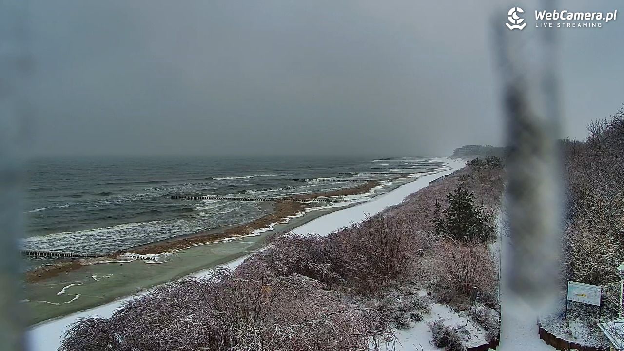 DZIWNÓW  - widok na plażę - 27 styczeń 2026, 10:58