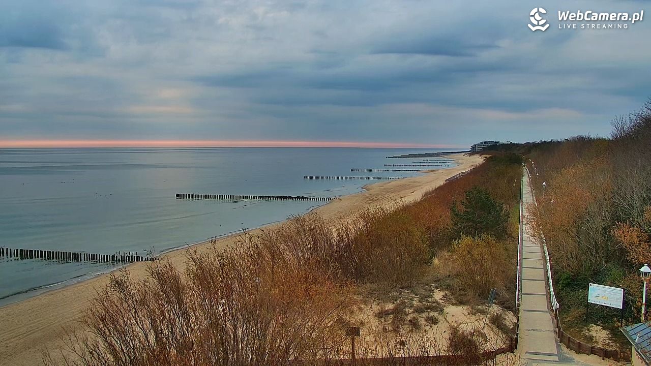 DZIWNÓW  - widok na plażę - 16 kwiecień 2026, 06:28