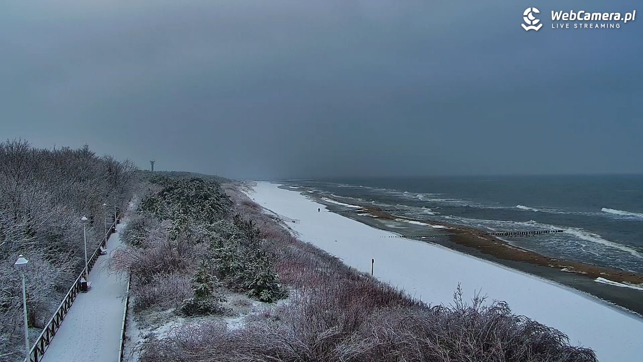 DZIWNÓW  - widok na plażę - 27 styczeń 2026, 11:58