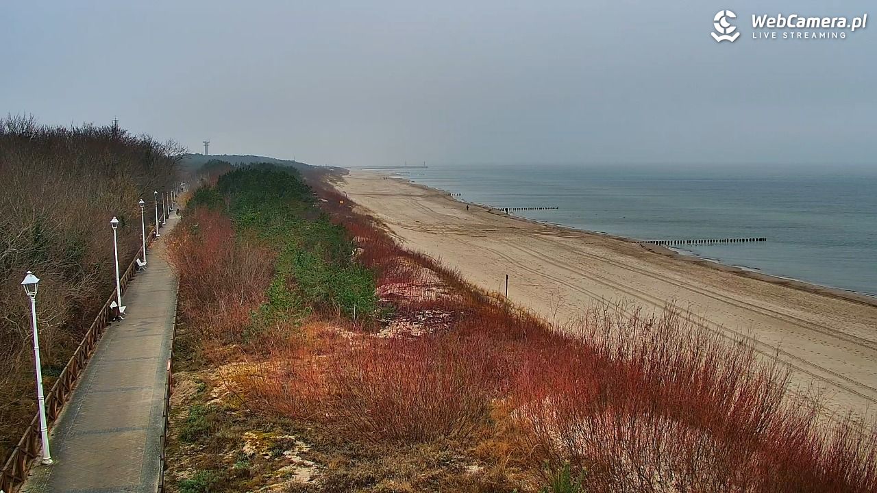 DZIWNÓW  - widok na plażę - 17 grudzień 2025, 12:51