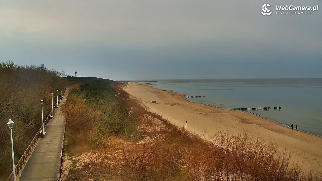 DZIWNÓW  - widok na plażę - 16 kwiecień 2026, 14:02