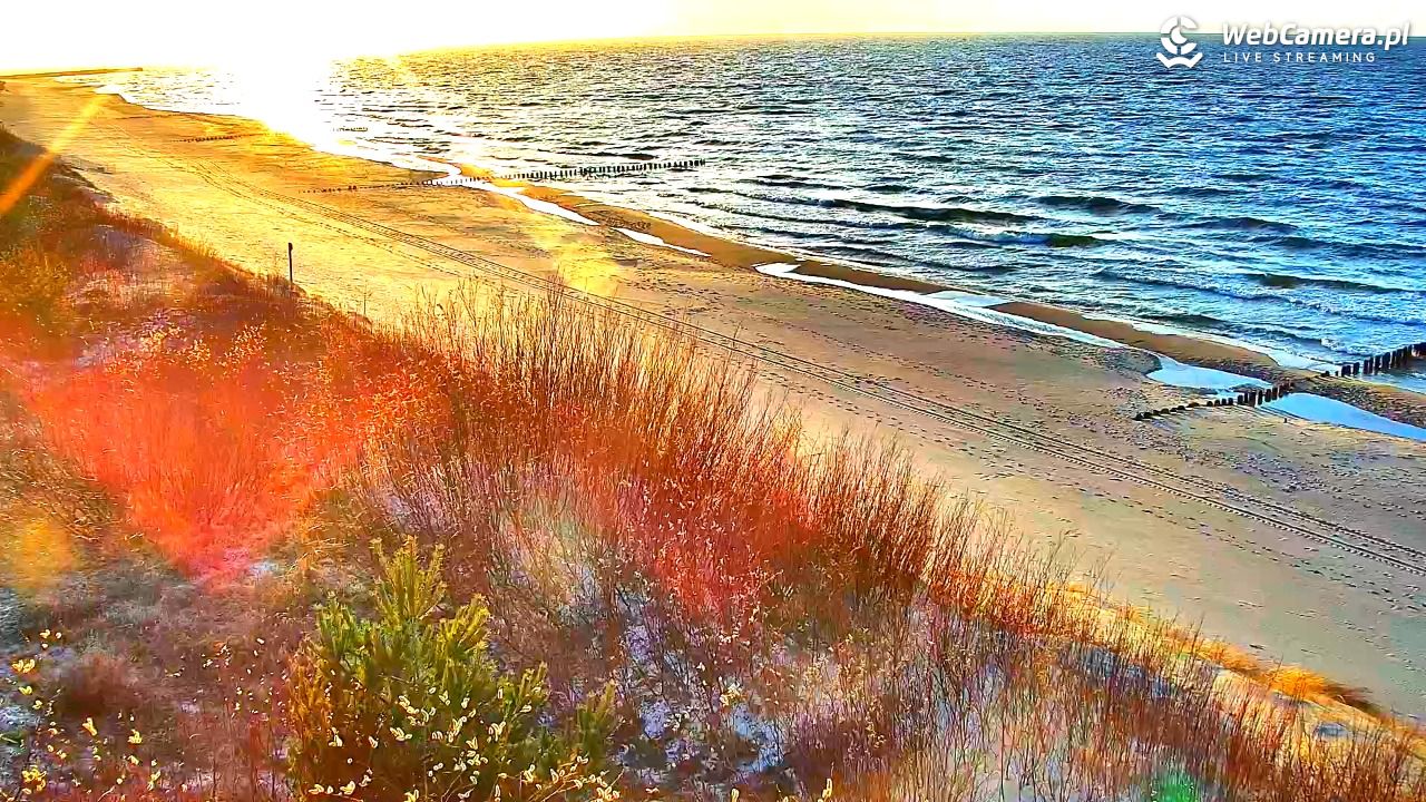 DZIWNÓW  - widok na plażę - 26 marzec 2026, 17:49