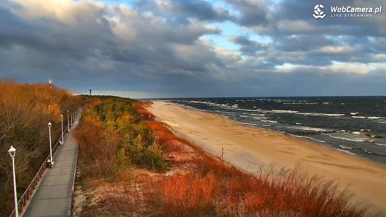 DZIWNÓW  - widok na plażę - 06 kwiecień 2026, 07:15