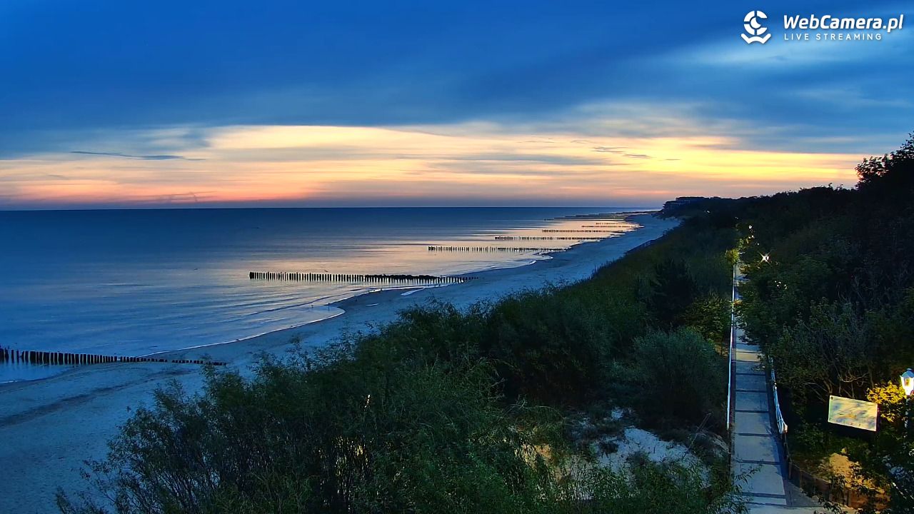 DZIWNÓW  - widok na plażę - 14 wresień 2025, 06:10
