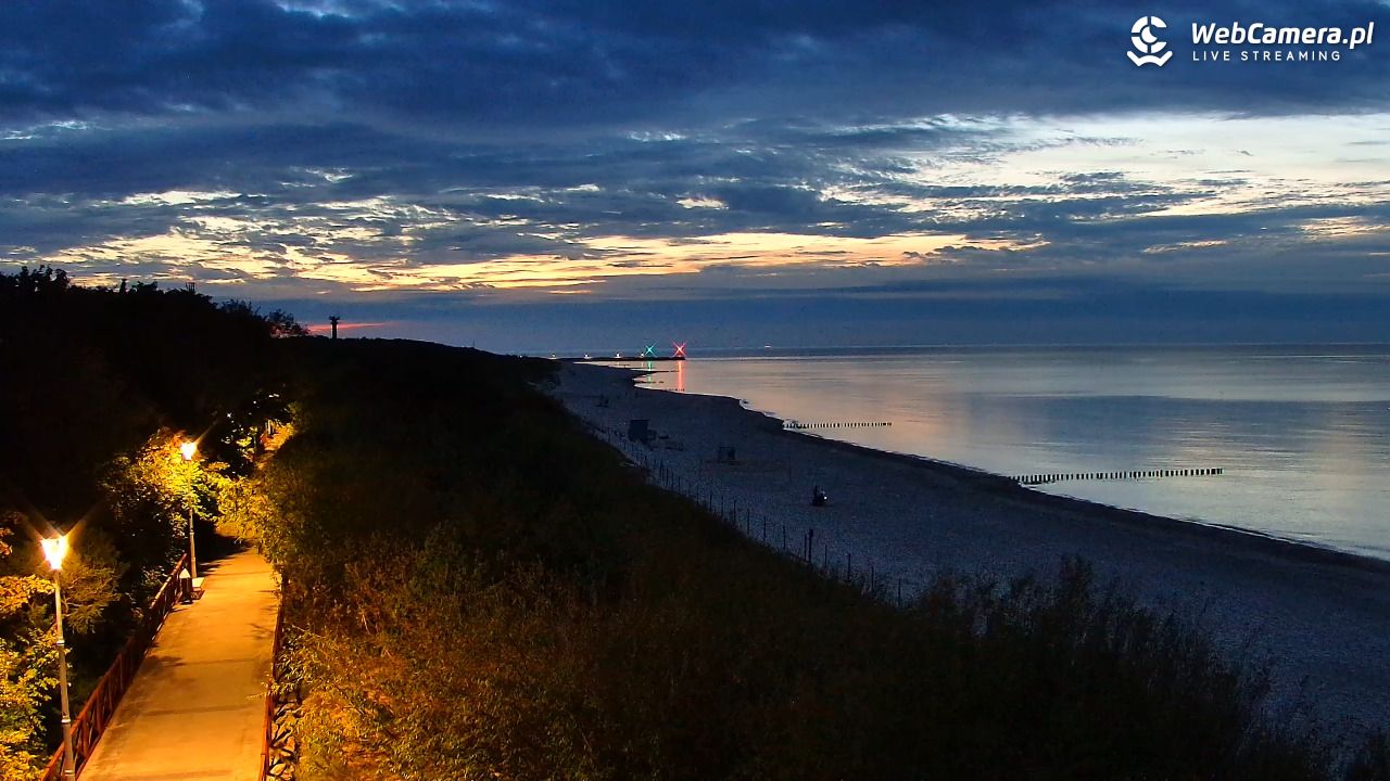 DZIWNÓW  - widok na plażę - 15 wresień 2026, 19:56
