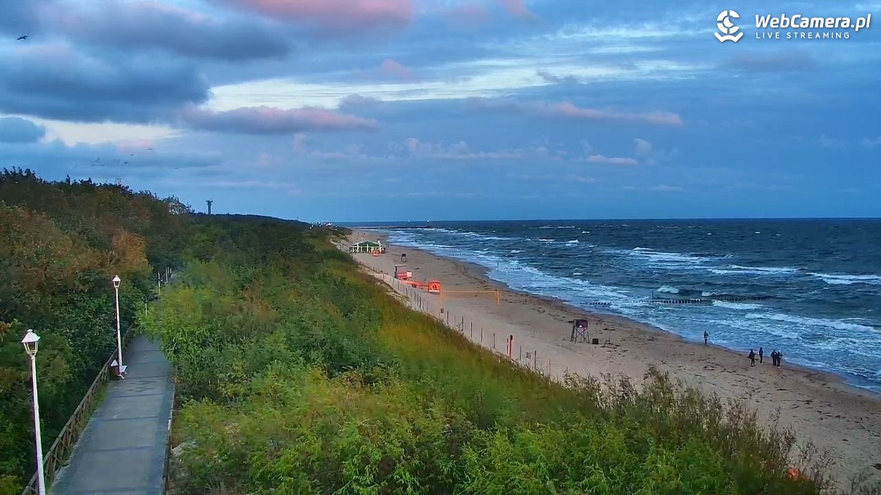 DZIWNÓW  - widok na plażę - 24 lipiec 2026, 05:06