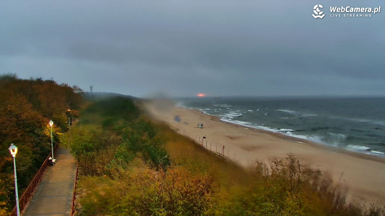 DZIWNÓW  - widok na plażę - 02 październik 2026, 18:35