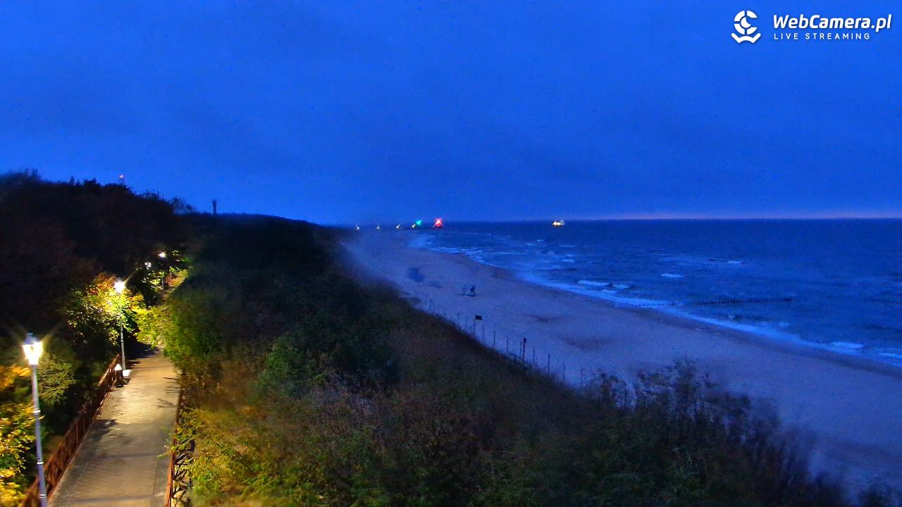 DZIWNÓW  - widok na plażę - 02 październik 2026, 19:03