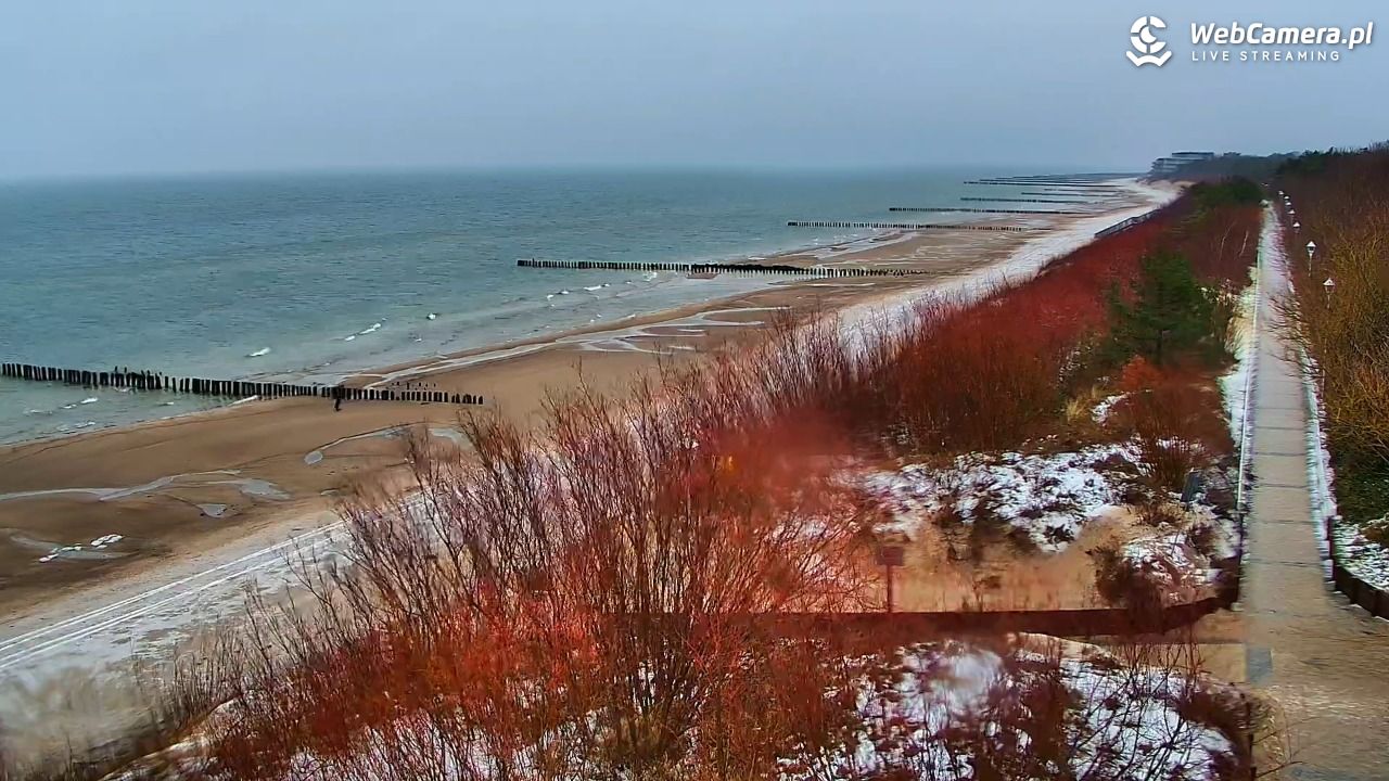 DZIWNÓW  - widok na plażę - 14 styczeń 2026, 13:33