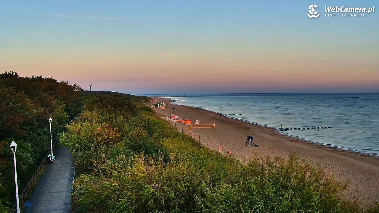 DZIWNÓW  - widok na plażę - 21 sierpień 2026, 06:06