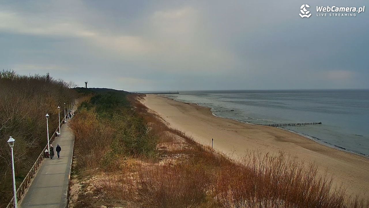 DZIWNÓW  - widok na plażę - 15 kwiecień 2026, 17:55