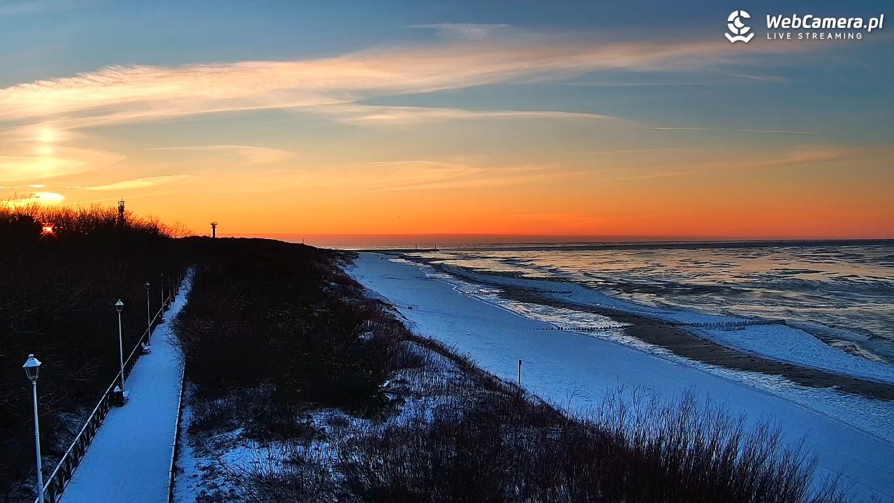 DZIWNÓW  - widok na plażę - 01 luty 2026, 16:32