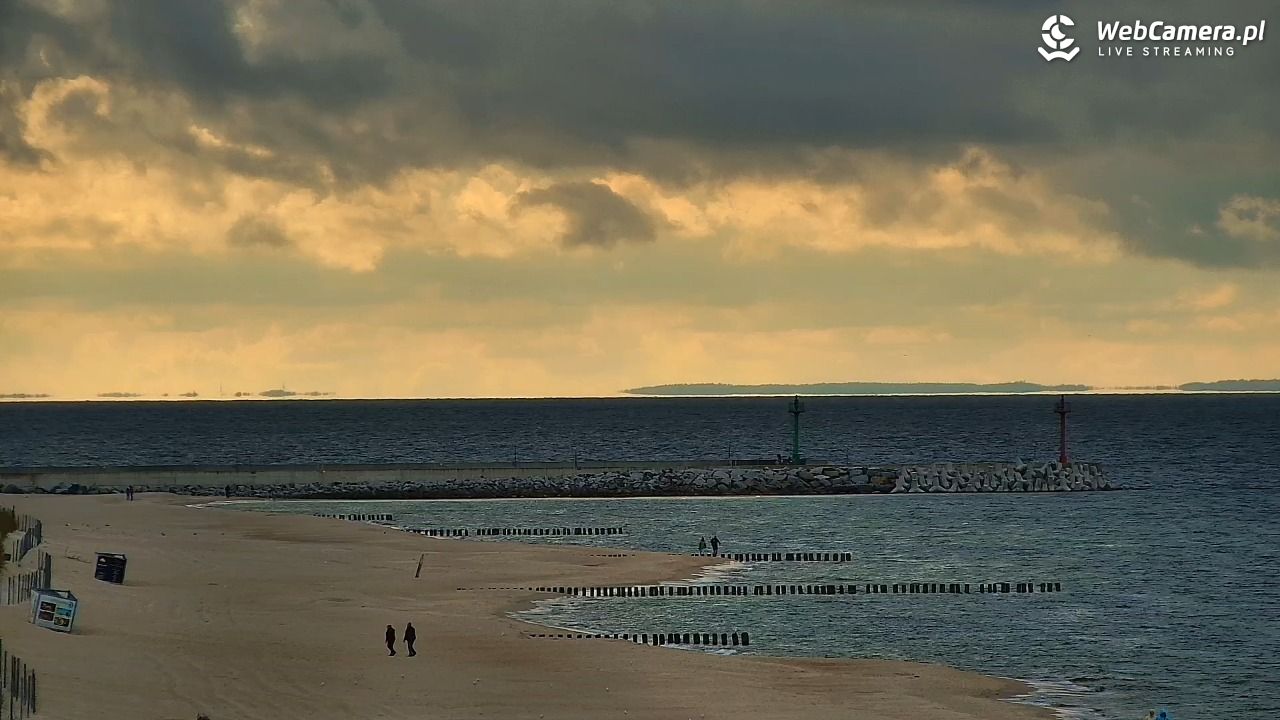 DZIWNÓW  - widok na plażę - 14 wresień 2025, 16:36