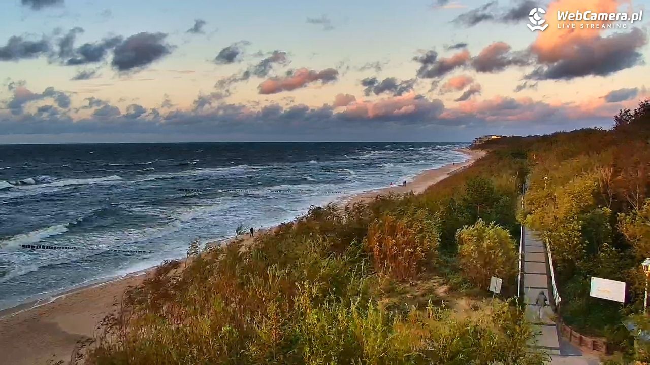 DZIWNÓW  - widok na plażę - 05 wresień 2026, 19:29