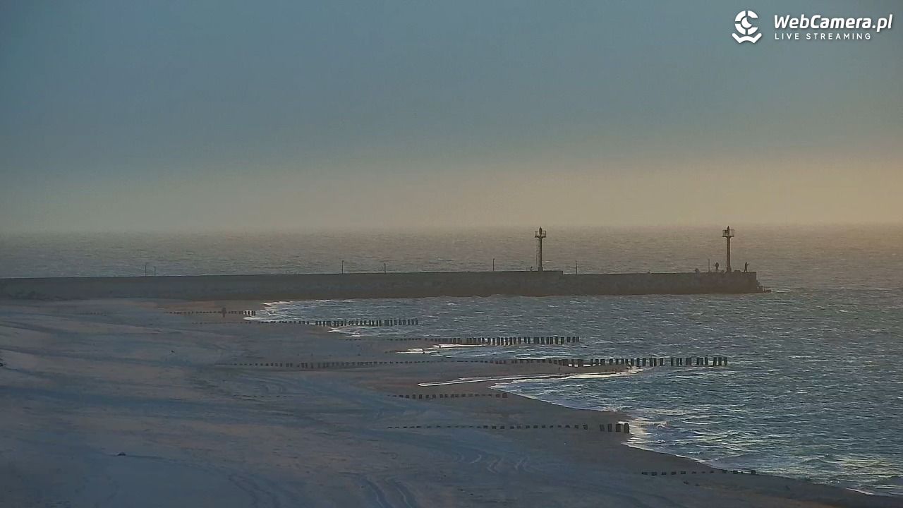 DZIWNÓW  - widok na plażę - 16 kwiecień 2026, 19:29