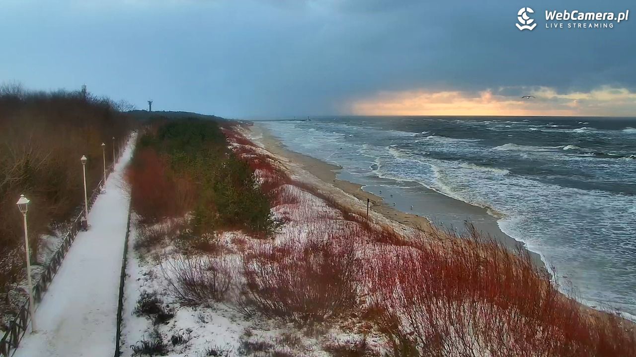 DZIWNÓW  - widok na plażę - 10 styczeń 2026, 15:39