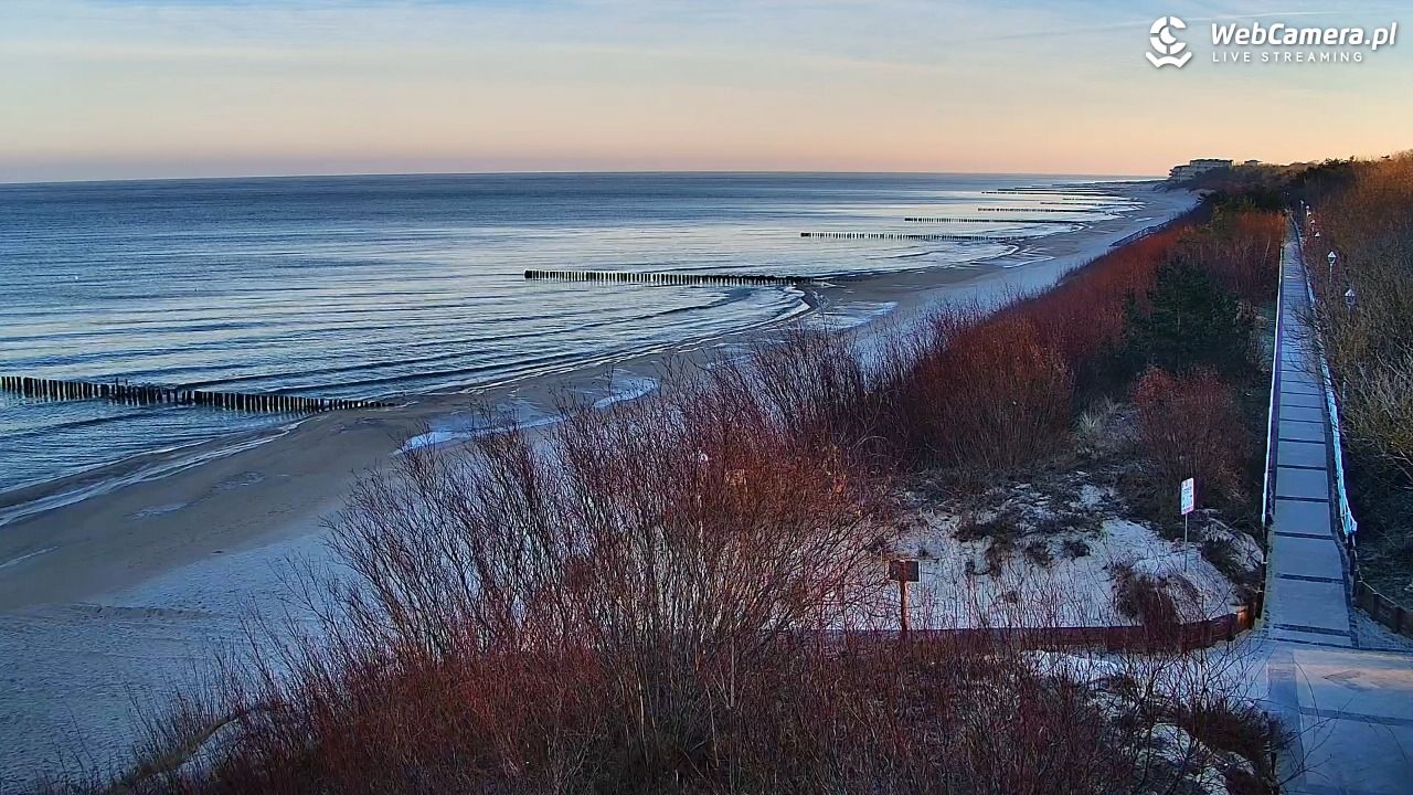 DZIWNÓW  - widok na plażę - 25 grudzień 2025, 09:44
