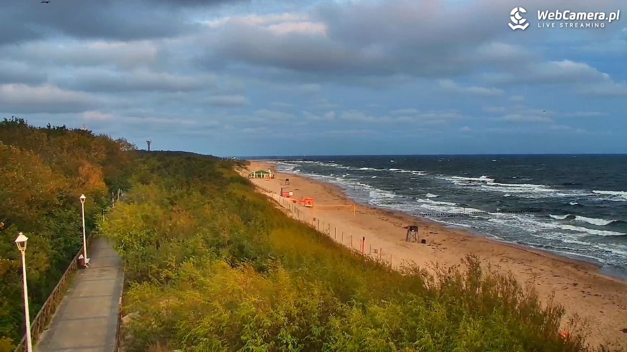 DZIWNÓW  - widok na plażę - 24 lipiec 2026, 05:19