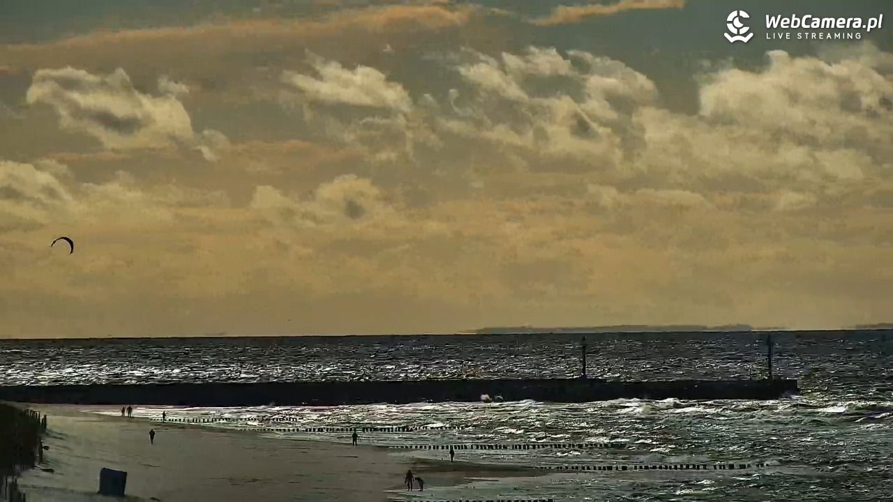 DZIWNÓW  - widok na plażę - 05 wresień 2026, 17:07