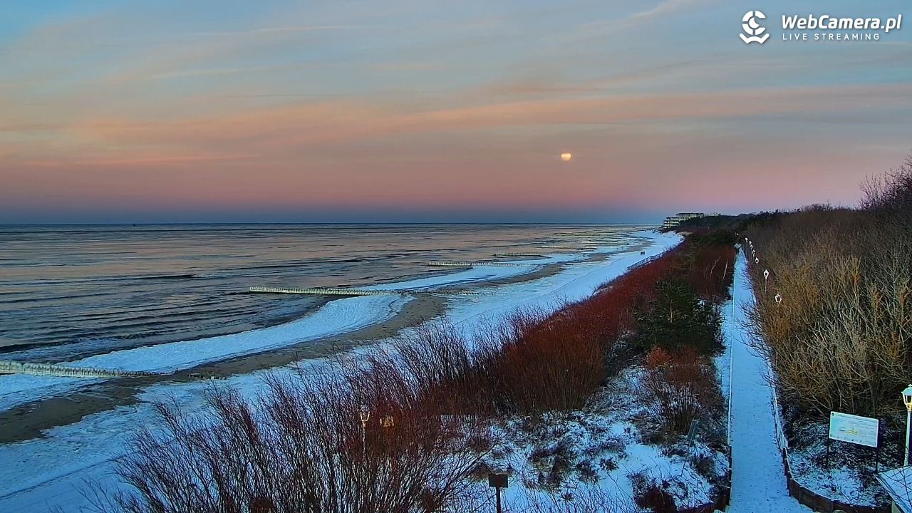 DZIWNÓW  - widok na plażę - 01 luty 2026, 16:37