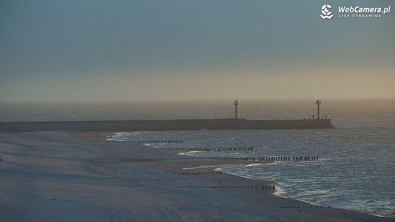 DZIWNÓW  - widok na plażę - 16 kwiecień 2026, 19:29