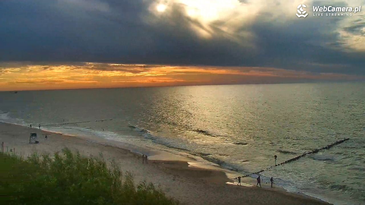 DZIWNÓW  - widok na plażę - 10 lipiec 2026, 19:51