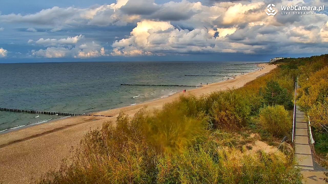 DZIWNÓW  - widok na plażę - 14 wresień 2025, 18:28