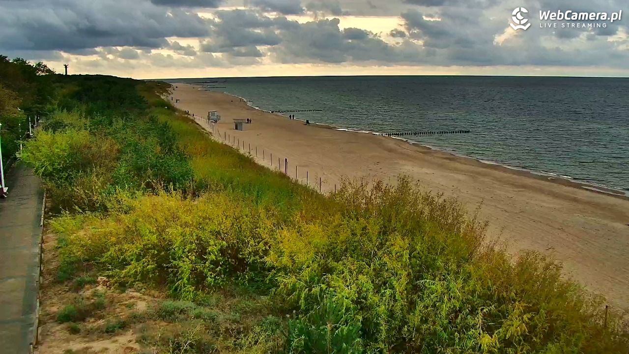 DZIWNÓW  - widok na plażę - 14 wresień 2025, 16:21