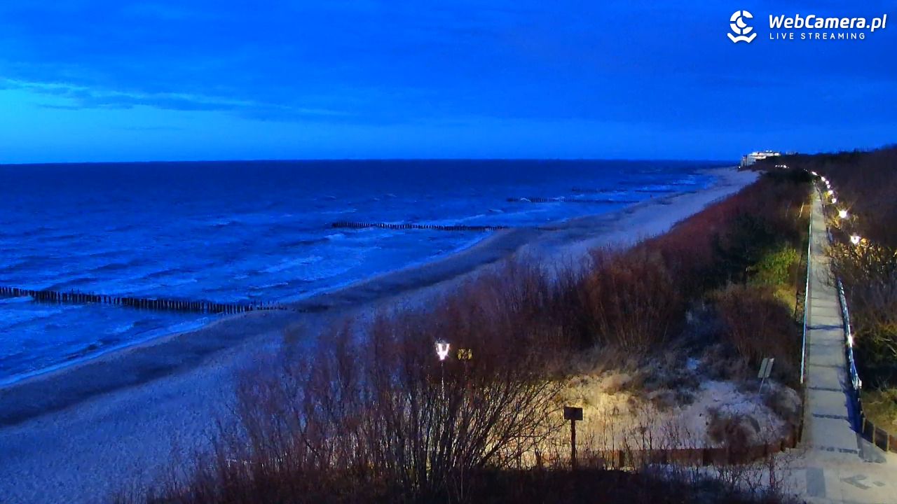 DZIWNÓW  - widok na plażę - 05 kwiecień 2026, 20:12