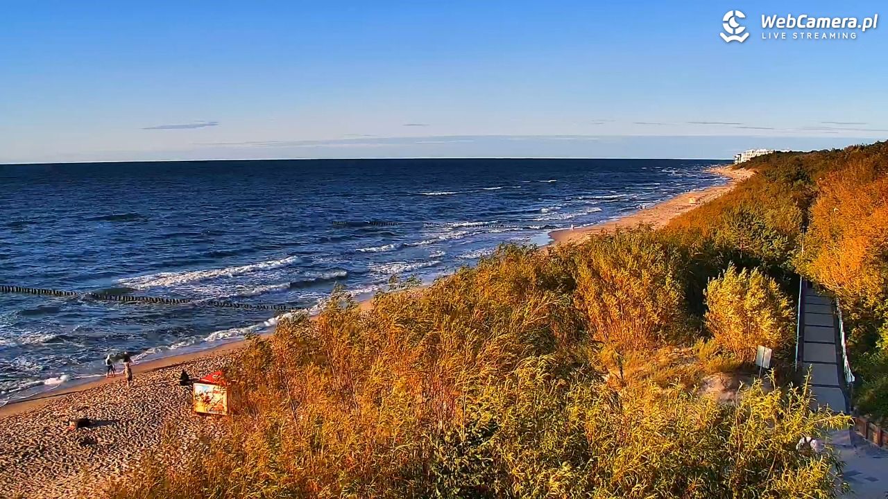 DZIWNÓW  - widok na plażę - 23 lipiec 2026, 19:54