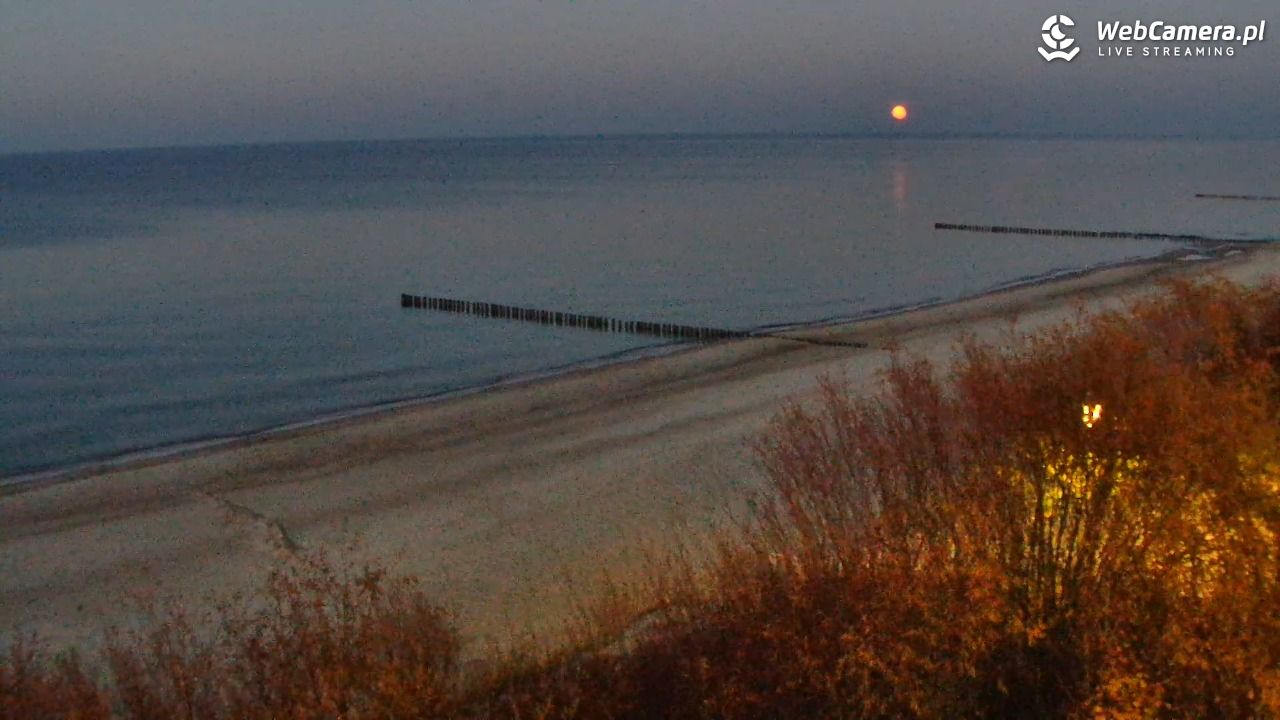 DZIWNÓW  - widok na plażę - 07 listopad 2025, 16:56