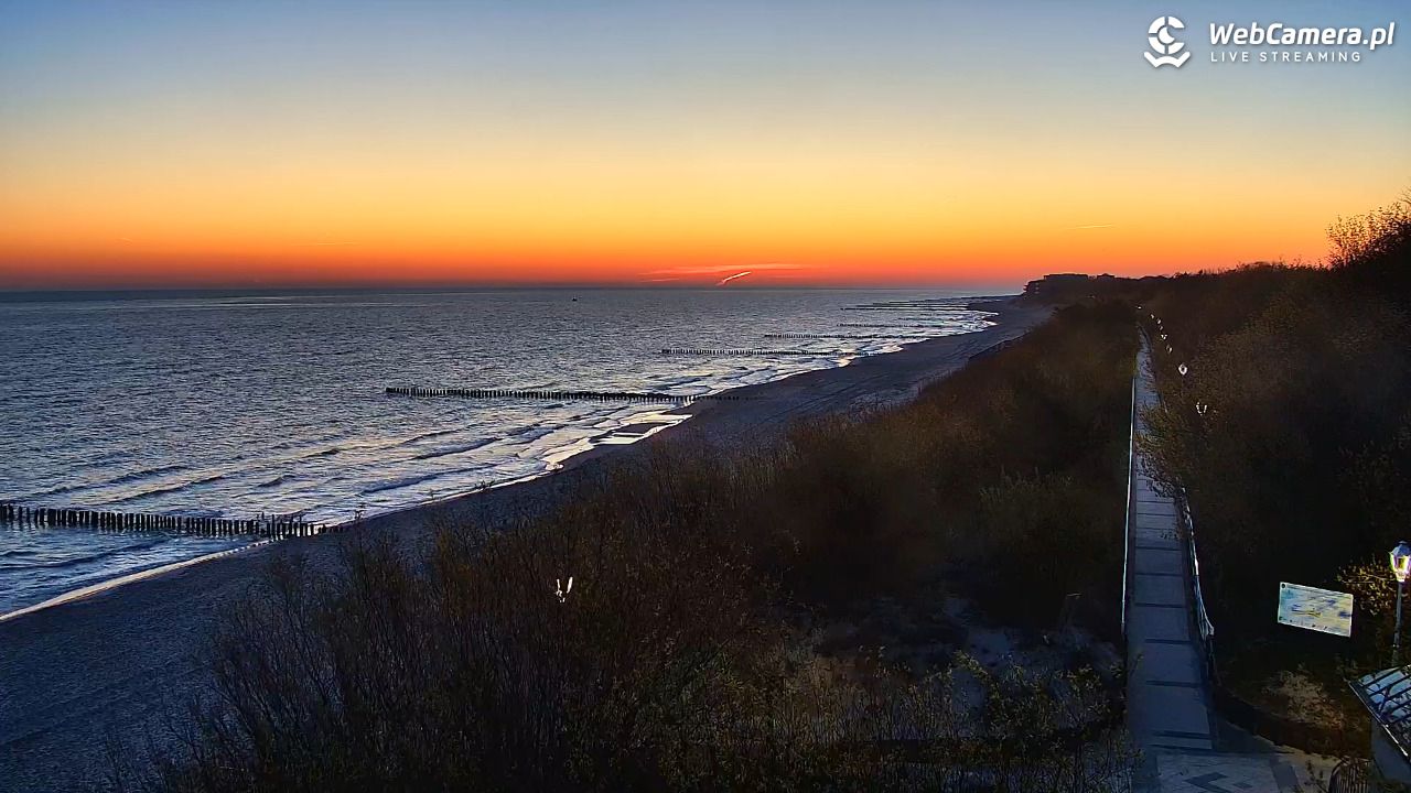 DZIWNÓW  - widok na plażę - 01 maj 2026, 05:01