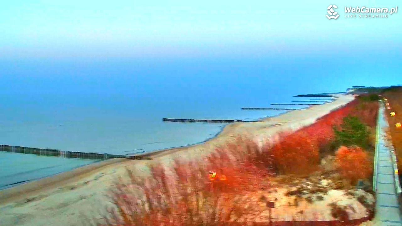 DZIWNÓW  - widok na plażę - 09 marzec 2026, 17:54