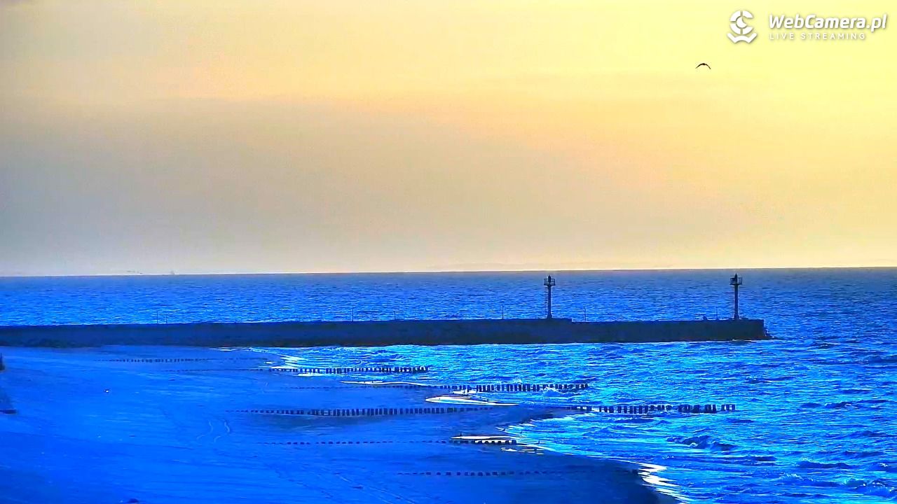 DZIWNÓW  - widok na plażę - 26 marzec 2026, 18:04